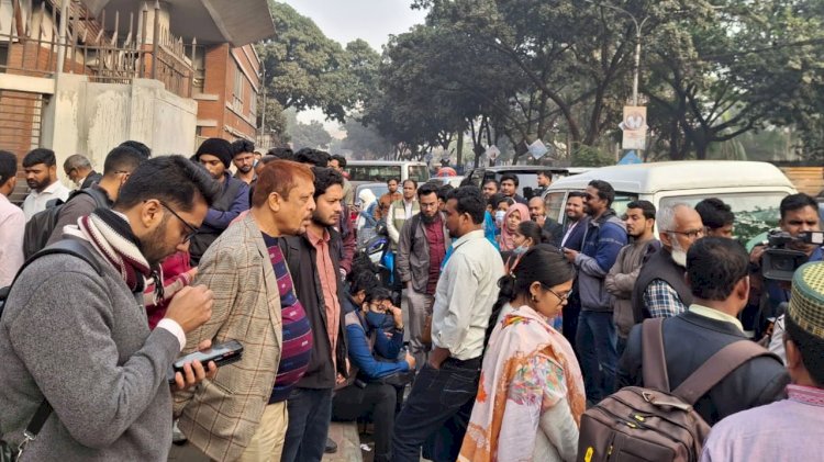 অন্তর্ভুক্তির দাবিতে সচিবালয়ের সামনে ৪৩তম বিসিএসে বাদ পড়ারা