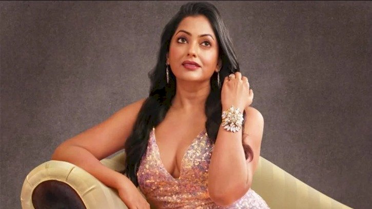 শিল্পী সমিতি থেকে বহিষ্কার নিপুন