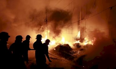 শাপলা হয়ে ওঠে রক্তাক্ত ময়দান