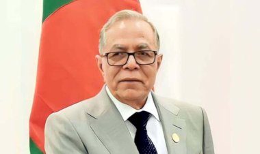 গভীর রাতে দেশে ফিরেছেন সাবেক রাষ্ট্রপতি আবদুল হামিদ