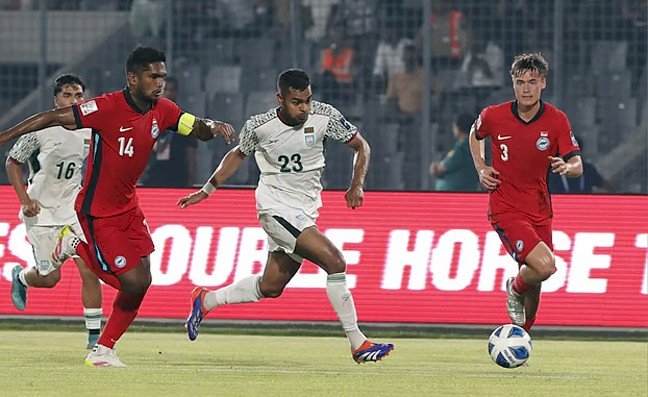 সুযোগ নষ্টের মহড়ায় পিছিয়ে বাংলাদেশ