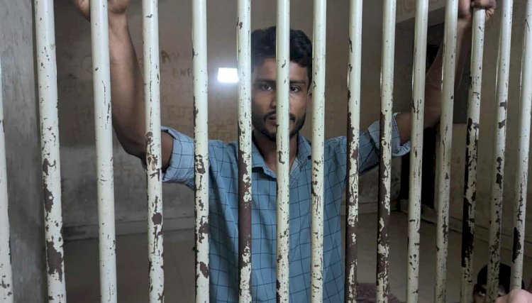 ৩২-এ ফুল দিতে আসা সেই রিকশাচালক কারাগারে
