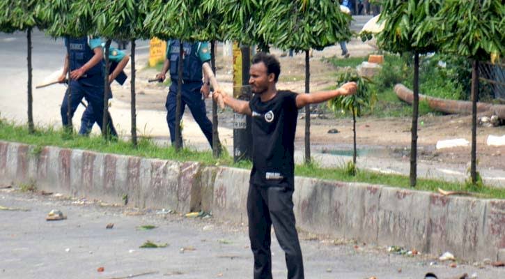 সেদিন বৃষ্টিতে পানির বদলে ঝরেছিল ছাত্র-জনতার রক্ত