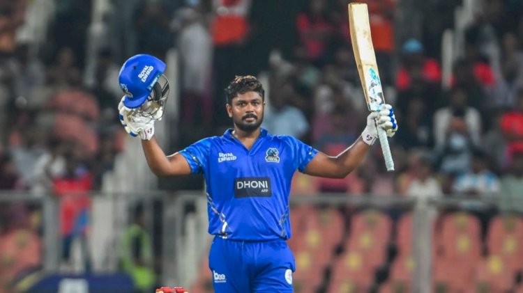এক বলে হাঁকালেন দুই ছক্কা