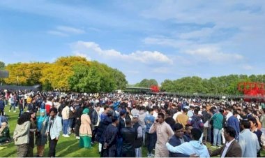 বাঁধভাঙা আনন্দে প্যারিসে ঈদ উদযাপন